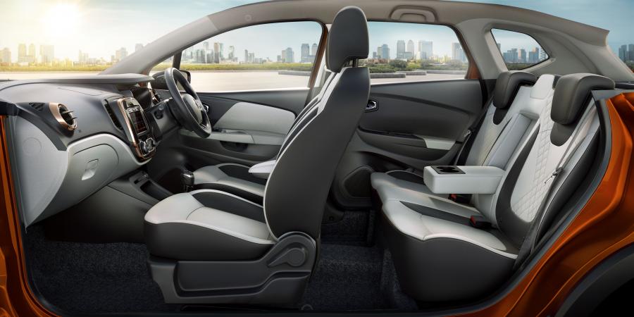 Интерьер Renault Captur 2017 года  (IN) (фото 15 из 23)